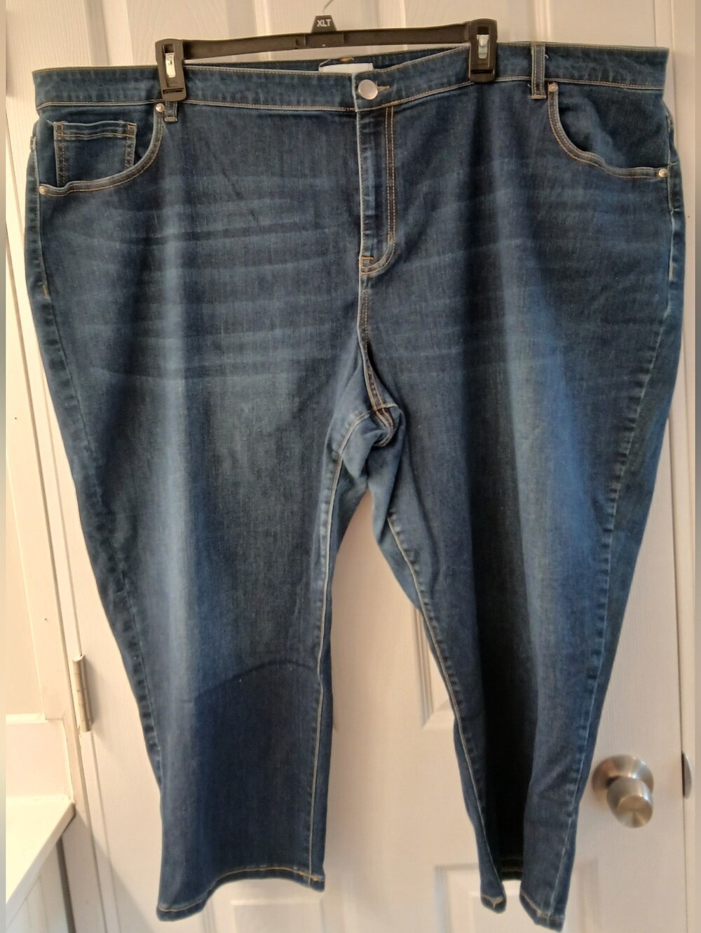 Lane Bryant Flex Magic Waistband Signature Fit Mid‑Rise Boyfriend Capri Jeans 28